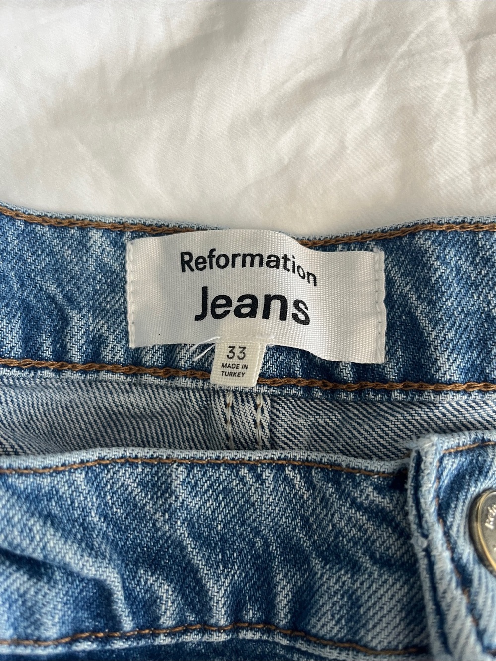 Reformation Wide-Leg Jeans in Medium Blue Wash - Picture 2 of 8